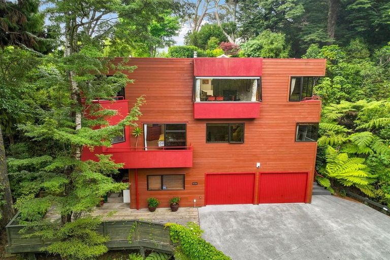 Photo of property in 55 Chatsworth Road, Silverstream, Upper Hutt, 5019