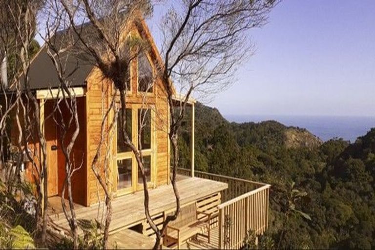 Photo of property in 132 Lone Kauri Road, Karekare, New Lynn, 0772