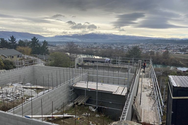 Photo of property in 10 Hawkdun Place, Bridge Hill, Alexandra, 9320