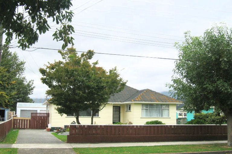 Photo of property in 28 Clyma Street, Elderslea, Upper Hutt, 5018