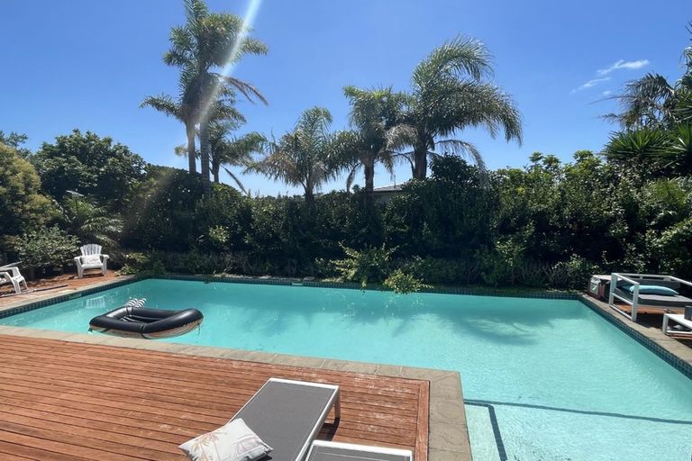 Photo of property in 2 Mellons Bay Road, Howick, Auckland, 2014