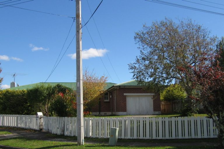 Photo of property in 41 Dowling Grove, Silverstream, Upper Hutt, 5019