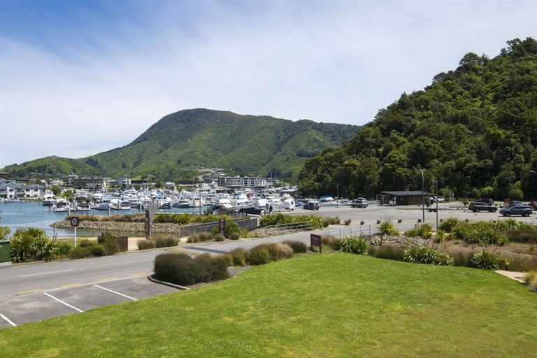 Photo of property in 3 Surrey Street, Picton, 7220