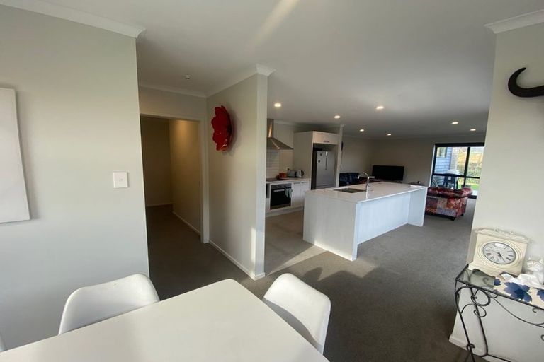 Photo of property in 28 Traverse Lane, Omokoroa, 3114