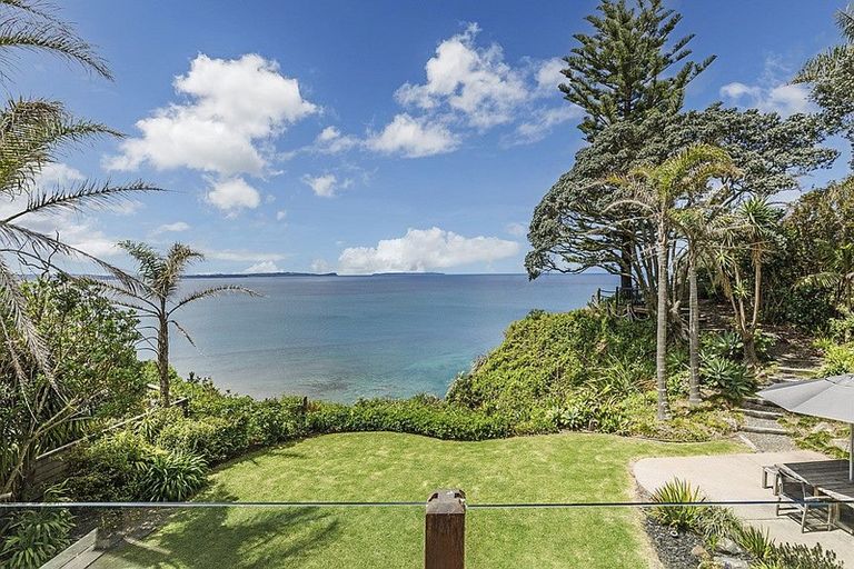 Photo of property in 24 Cliff Road, Torbay, Auckland, 0630