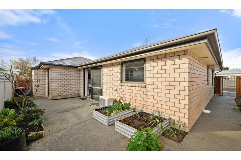 Photo of property in 3/191 Gayhurst Road, Dallington, Christchurch, 8061