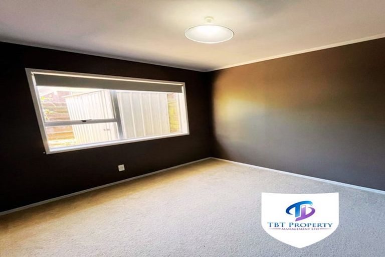 Photo of property in 9a Levaut Place, Half Moon Bay, Auckland, 2012