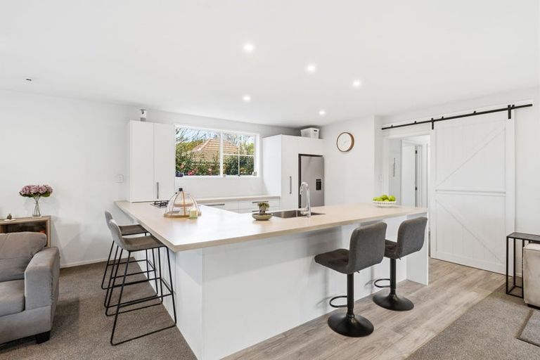 Photo of property in 7 Calbreath Place, Russley, Christchurch, 8042