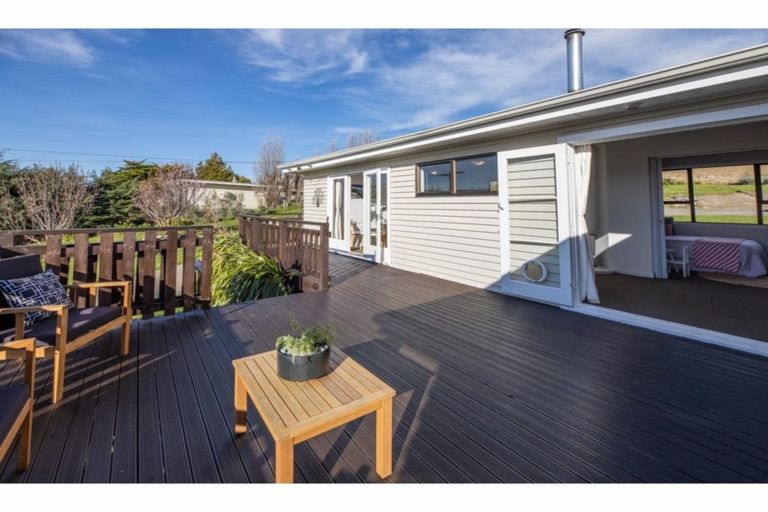 Photo of property in 19 Oxford Street, Waikari, 7420