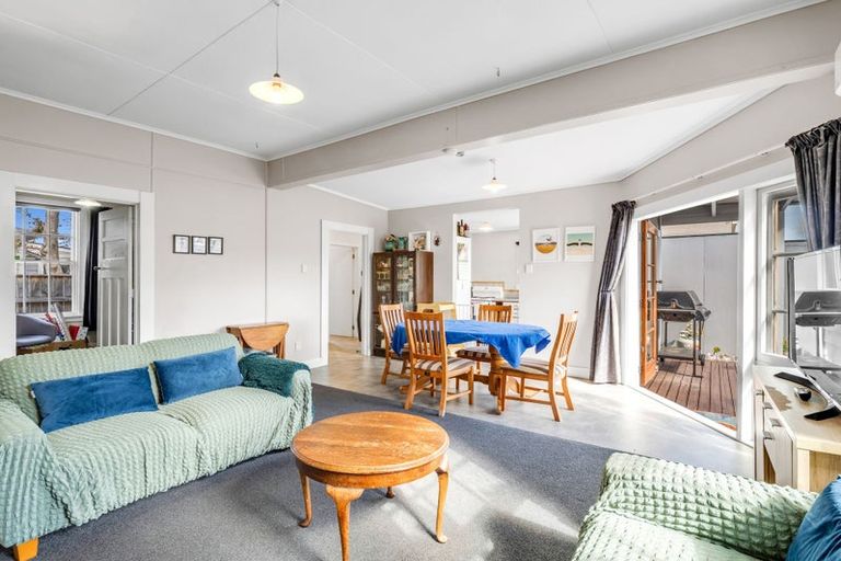 Photo of property in 6 Fairs Road, Milson, Palmerston North, 4414