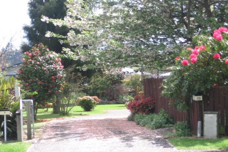 Photo of property in 10 Thackeray Place, Owhata, Rotorua, 3010