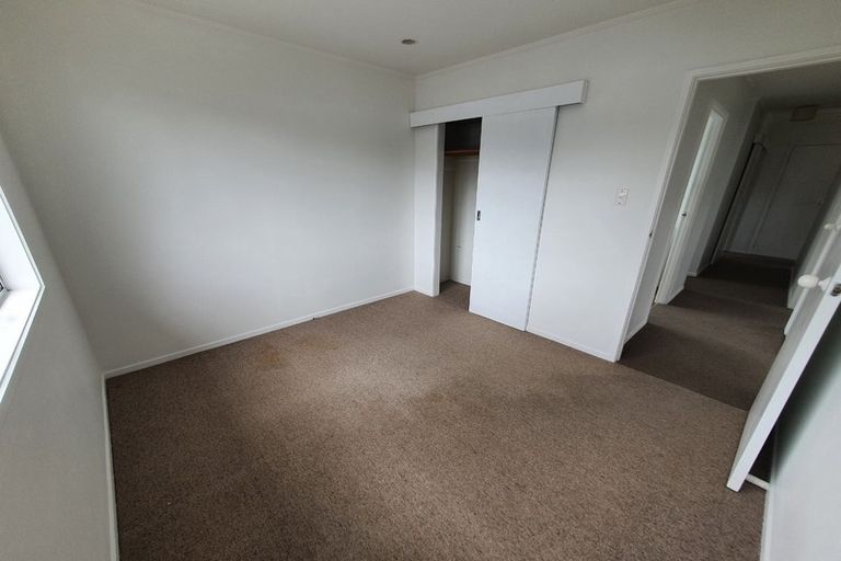 Photo of property in 12 Lipton Grove, Opaheke, Papakura, 2113
