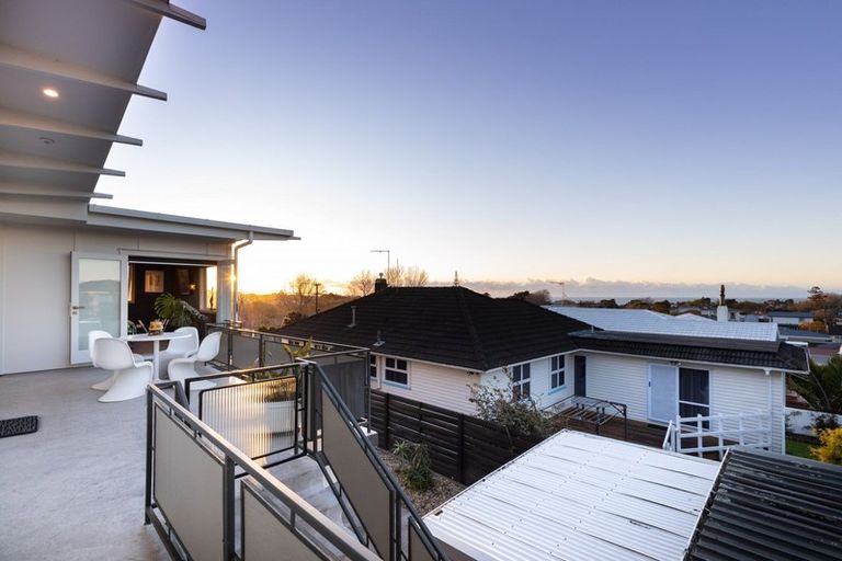 Photo of property in 189 Mangorei Road, Merrilands, New Plymouth, 4312