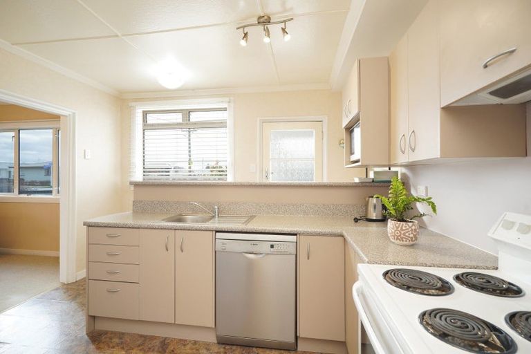 Photo of property in 54 Park Street, Winton, 9720