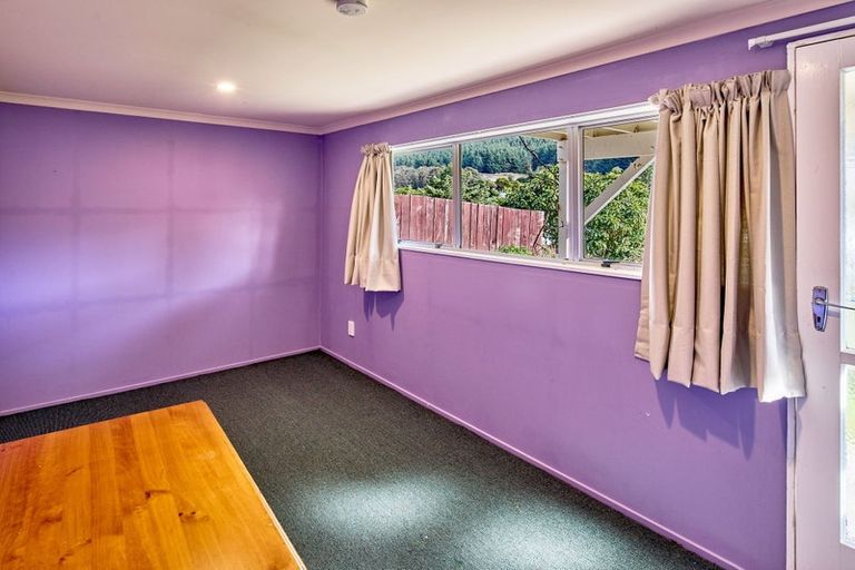 Photo of property in 15b Florio Terrace, Tawa, Wellington, 5028
