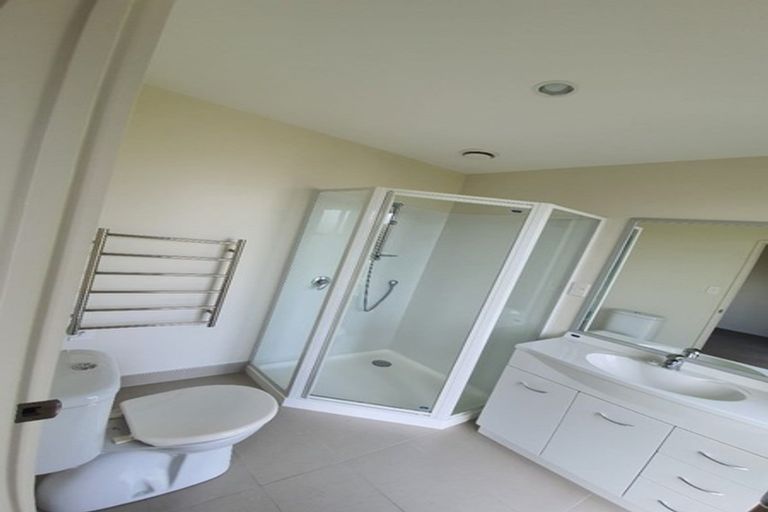 Photo of property in 11 Puweto Avenue, Takanini, 2112