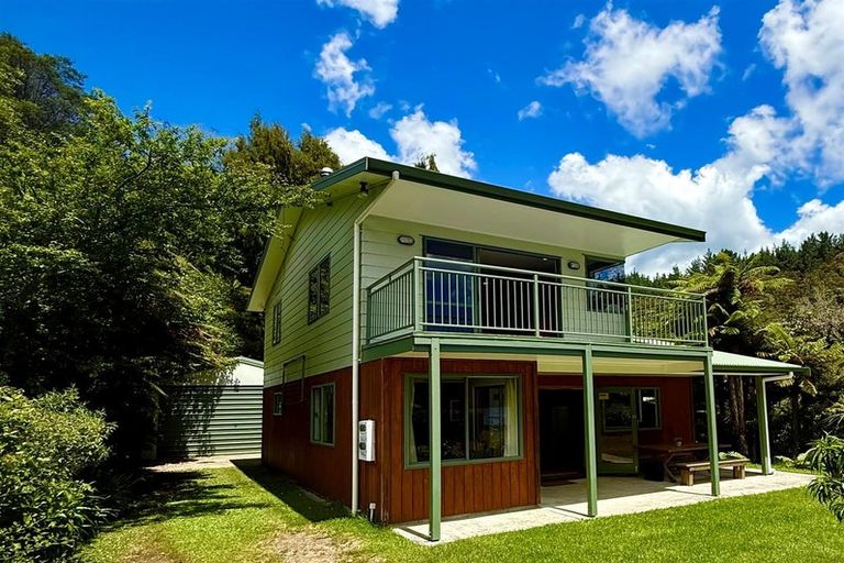 Photo of property in 36 Tombleson Road, Lake Rotoma, Rotorua, 3074