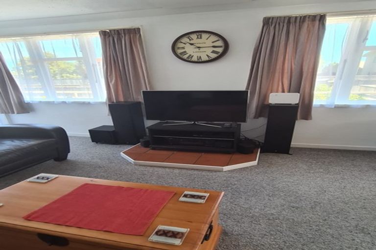 Photo of property in 19 Cologne Street, Martinborough, 5711