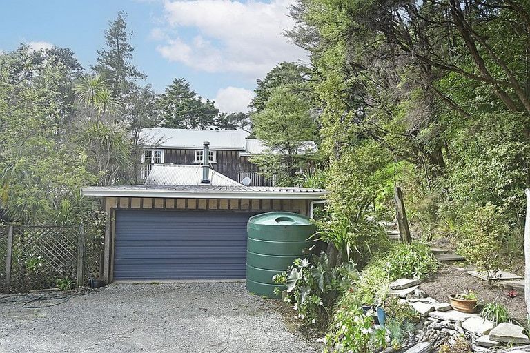 Photo of property in 92 Frost Road, Leigh, Warkworth, 0985