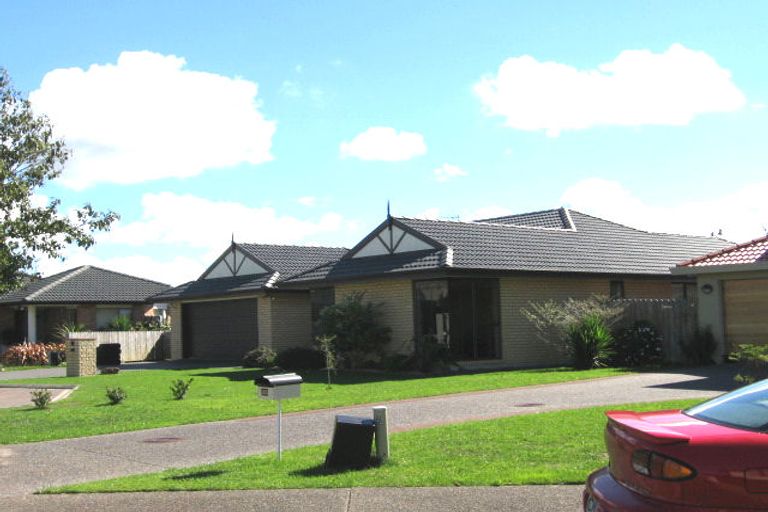 Photo of property in 35 Riverstone Road, Te Atatu Peninsula, Auckland, 0610