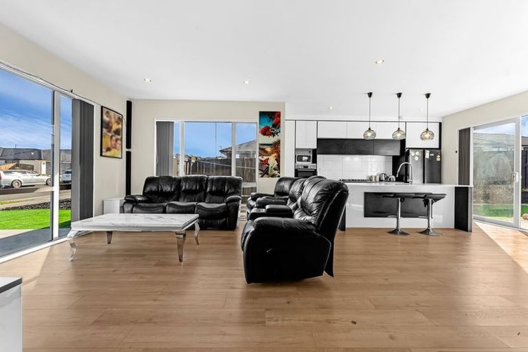 Photo of property in 18 Calder Crescent, Pokeno, 2402