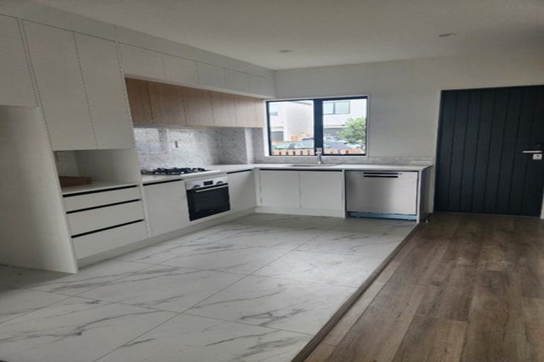 Photo of property in 3 Te Kaapia Road, Papakura, 2110