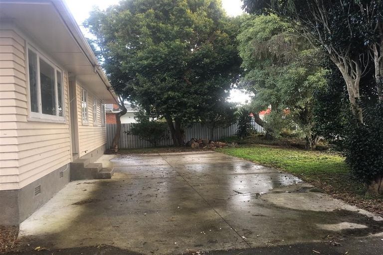 Photo of property in 6 Pembrook Street, Papakura, 2110