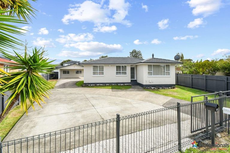 Photo of property in 34 Convair Crescent, Mangere, Auckland, 2022
