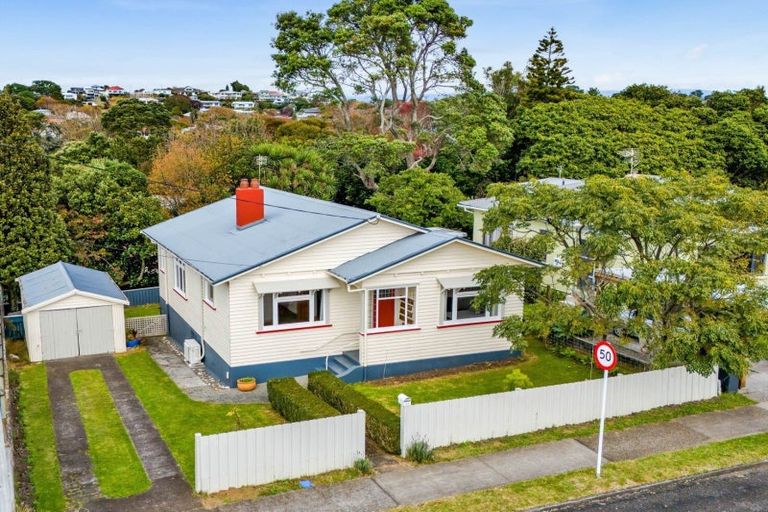 Photo of property in 22 Ngaio Street, Strandon, New Plymouth, 4312