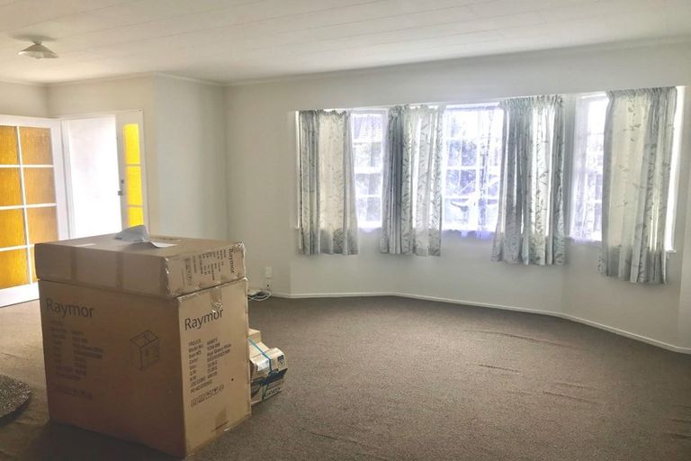 Photo of property in 100 Hillcrest Road, Papatoetoe, Auckland, 2025