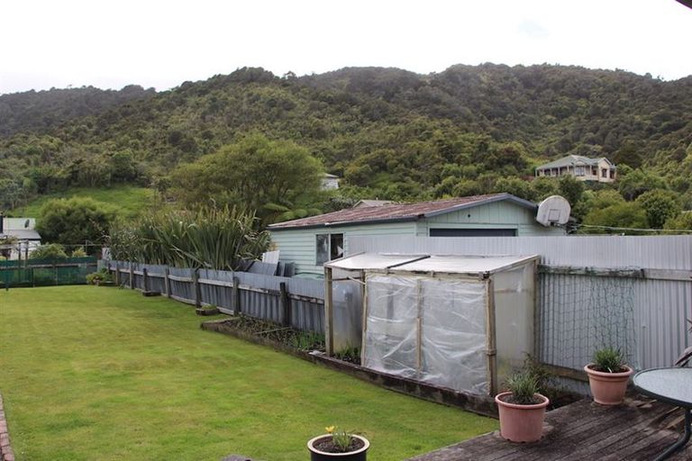 Photo of property in 71 Fox Street, Cobden, Greymouth, 7802