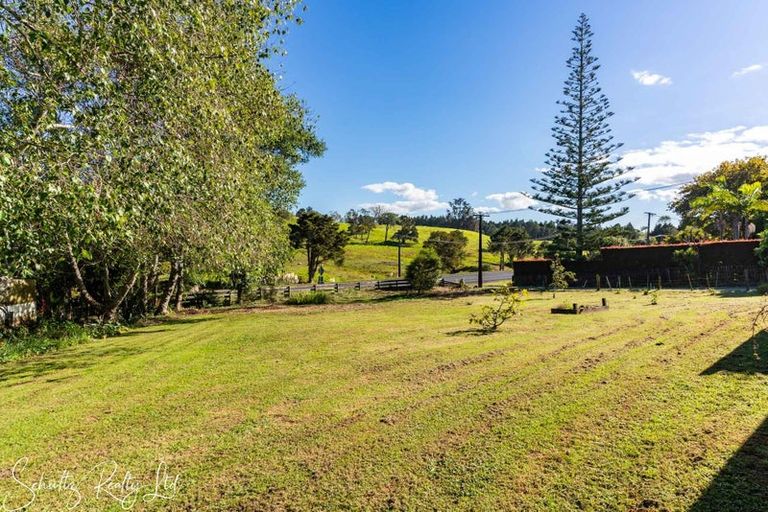 Photo of property in 15 Ash Grove, Maungaturoto, 0520