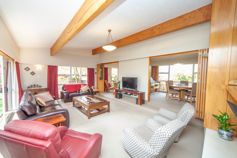 Photo of property in 10 Stormont Place, Avonhead, Christchurch, 8042