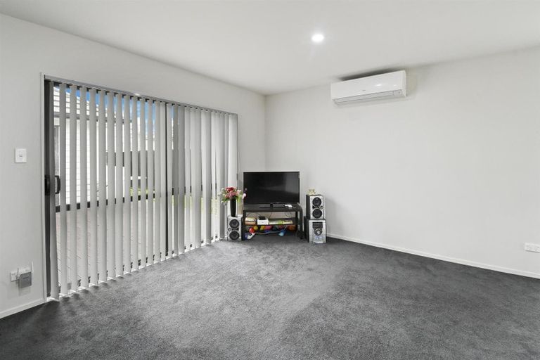 Photo of property in 27 Kotuku Crescent, Takanini, 2112