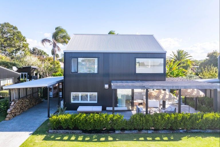 Photo of property in 9 Citrus Place, Mangawhai, 0505