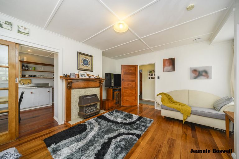 Photo of property in 654 Featherston Street, Roslyn, Palmerston North, 4414