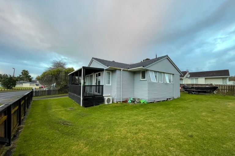 Photo of property in 21 Hamilton Drive, Waiuku, 2123