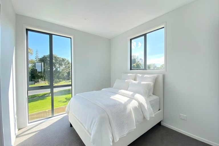 Photo of property in 11d Kelburn Lane, Mangere, Auckland, 2022