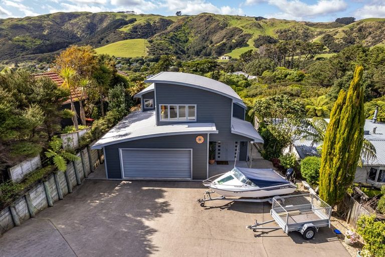 Photo of property in 4 Haunui Road, Pukerua Bay, 5026