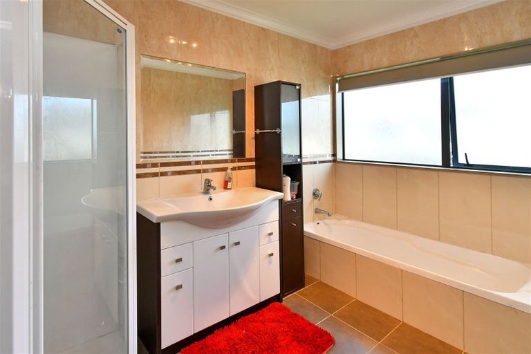 Photo of property in 112 Alfriston Road, Manurewa, Auckland, 2105