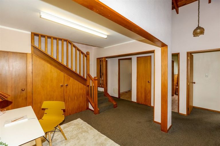 Photo of property in 6 Highlands Place, Highlands Park, New Plymouth, 4312