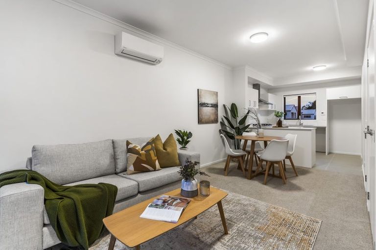 Photo of property in 43 Manarini Road, Westgate, Auckland, 0614