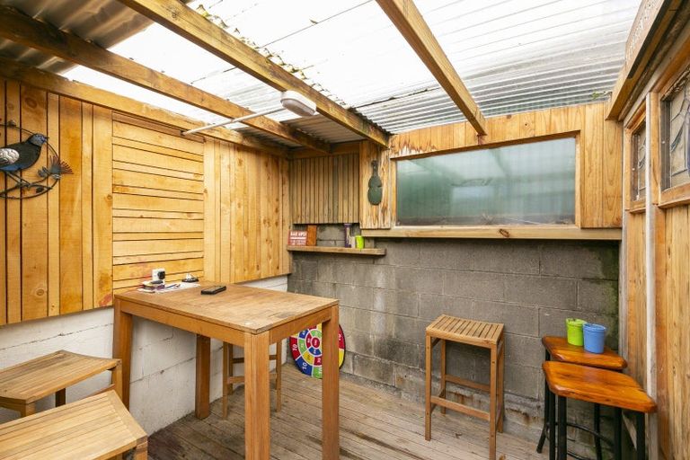 Photo of property in 80 Apu Crescent, Lyall Bay, Wellington, 6022