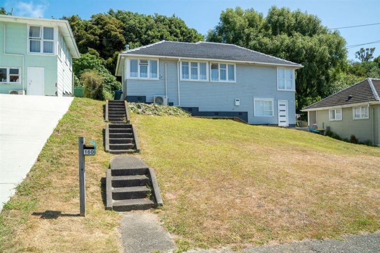 Photo of property in 160 Champion Street, Cannons Creek, Porirua, 5024
