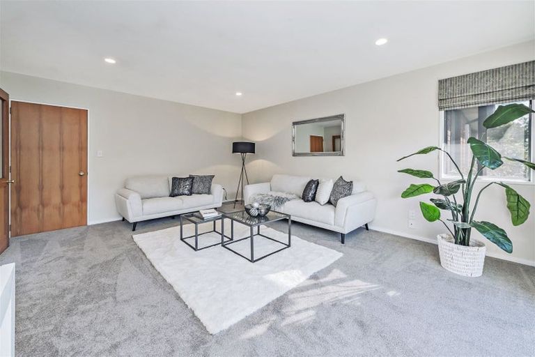 Photo of property in 3/118a Sawyers Arms Road, Northcote, Christchurch, 8052