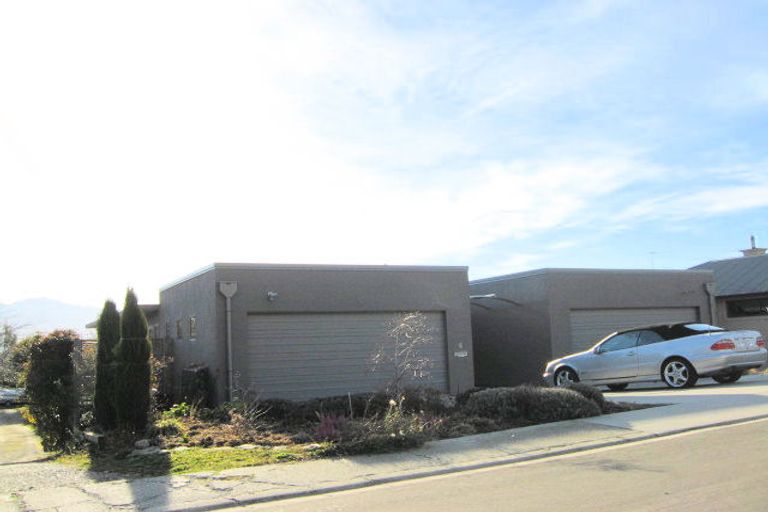 Photo of property in 4 Sycamore Place, Wanaka, 9305