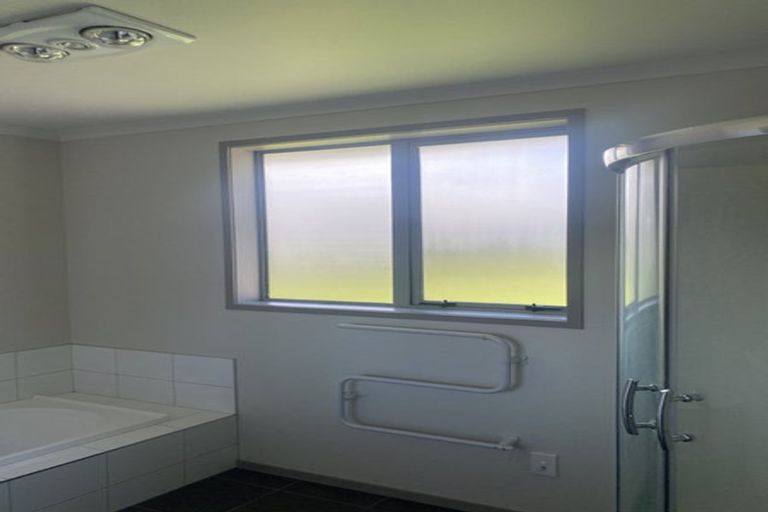 Photo of property in 8 Waltham Place, Rototuna North, Hamilton, 3210