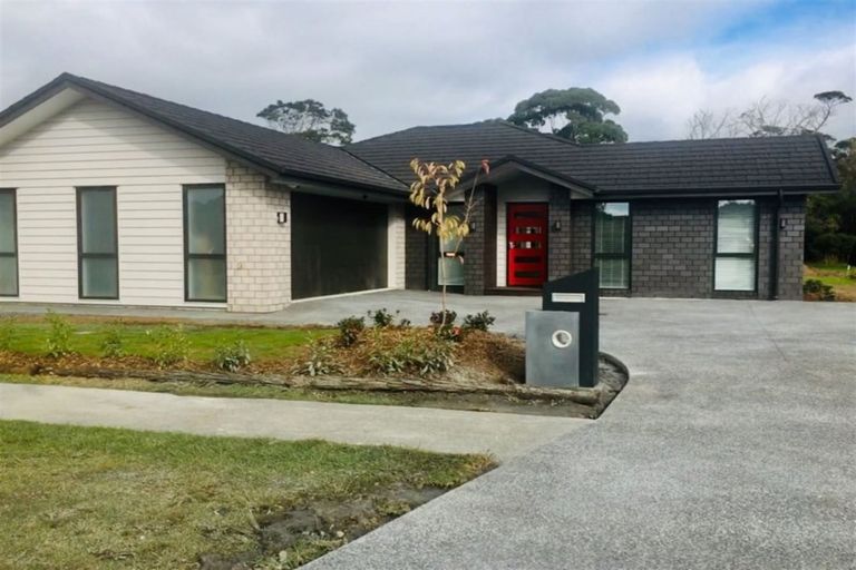 Photo of property in 12 Park Rise, Campbells Bay, Auckland, 0630