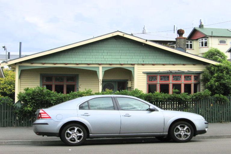 Photo of property in 39 Dee Street, Island Bay, Wellington, 6023