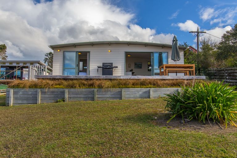 Photo of property in 20 Rangimaarie Crescent, Snells Beach, 0920
